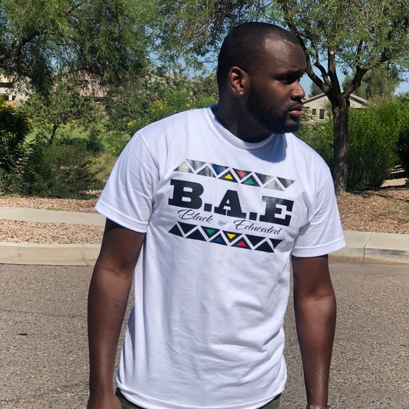 T-Shirt - Picture 5 of 7